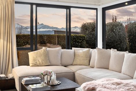 Photo of property in 35 Kirimoko Crescent, Wanaka, 9305