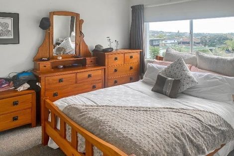 Photo of property in 19/72 Kitchener Road, Milford, Auckland, 0620