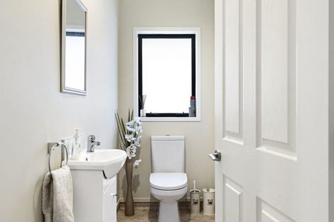 Photo of property in 869 Carrington Road, Hurworth, New Plymouth, 4371