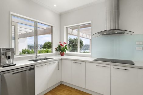 Photo of property in 15 Rangi Avenue, Schnapper Rock, Auckland, 0632