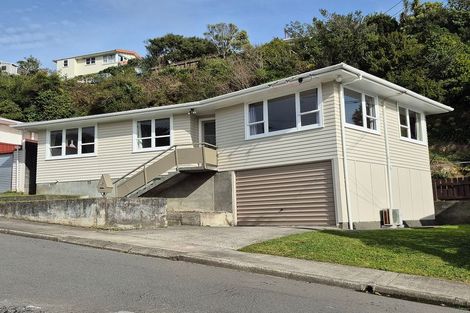 Photo of property in 92 Beazley Avenue, Paparangi, Wellington, 6037