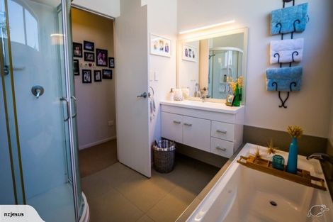 Photo of property in 7 Tee Point, Red Beach, 0932