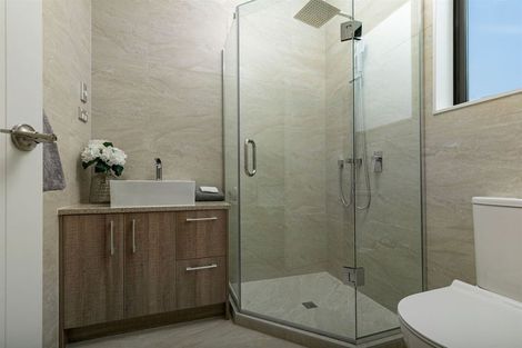 Photo of property in 17 Korokio Lane, Henderson, Auckland, 0612