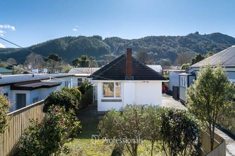 Photo of property in 19 Victoria Street, Ebdentown, Upper Hutt, 5018