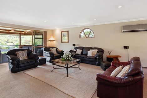 Photo of property in 104 Milton Terrace, Picton, 7220