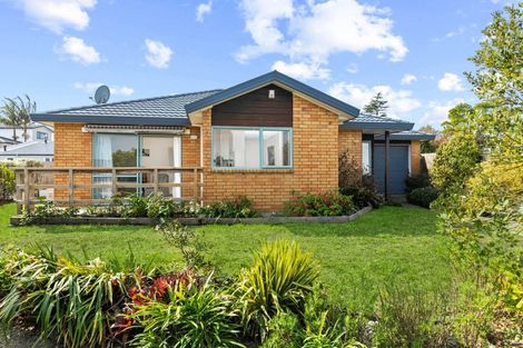 Photo of property in 678 Te Atatu Road, Te Atatu Peninsula, Auckland, 0610