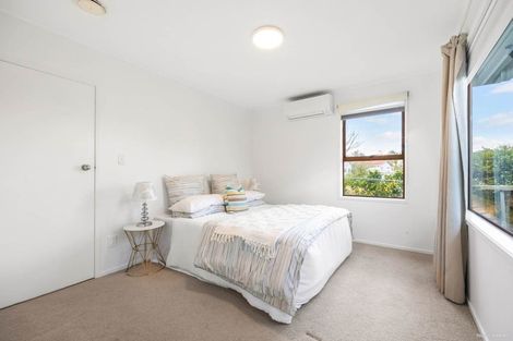 Photo of property in 7 Darren Crescent, Half Moon Bay, Auckland, 2012