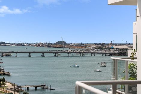 Photo of property in 15/72a Devonport Road, Tauranga, 3110