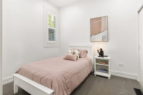 Photo of property in 60 Hawker Street, Mount Victoria, Wellington, 6011