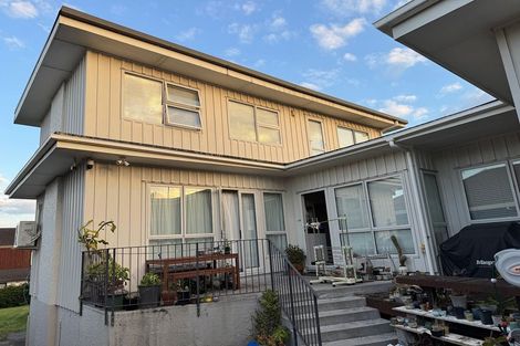 Photo of property in 83 Forrest Hill Road, Milford, Auckland, 0620