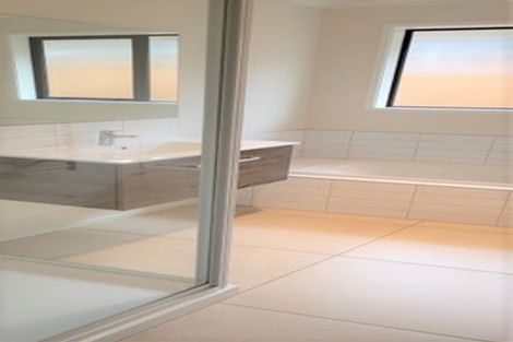 Photo of property in 1 Grapnel Lane, Whitby, Porirua, 5024