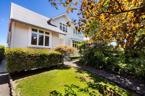 Photo of property in 28 Fitzroy Road, Bluff Hill, Napier, 4110