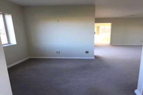 Photo of property in 76 Laurel Oak Drive, Schnapper Rock, Auckland, 0632