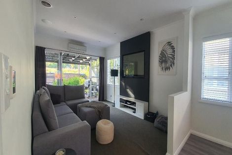 Photo of property in 14 Golf Road, Manor Park, Lower Hutt, 5019