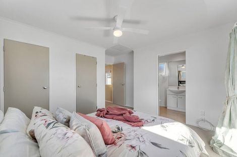 Photo of property in 17 Albizia Avenue, Henderson, Auckland, 0612