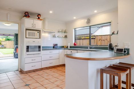 Photo of property in 62 Royal Oak Drive, Kelvin Grove, Palmerston North, 4414