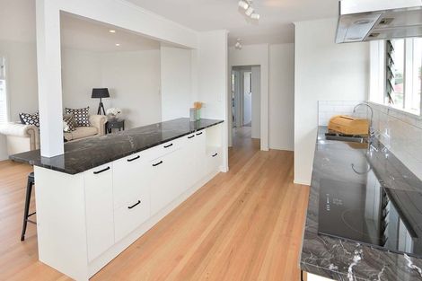 Photo of property in 1/694 East Coast Road, Pinehill, Auckland, 0632