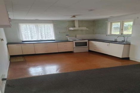 Photo of property in 605 Glenfield Road, Totara Vale, Auckland, 0629