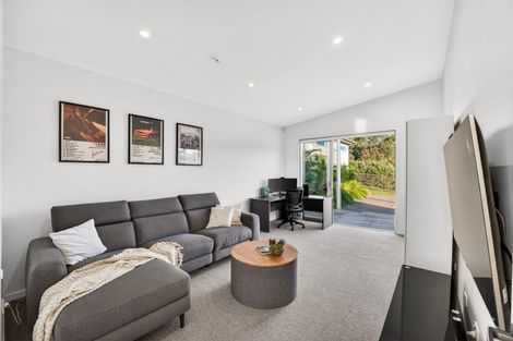 Photo of property in 73 Warman Road, Okura, Albany, 0792