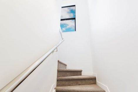 Photo of property in 71b Seaview Road, Castor Bay, Auckland, 0620