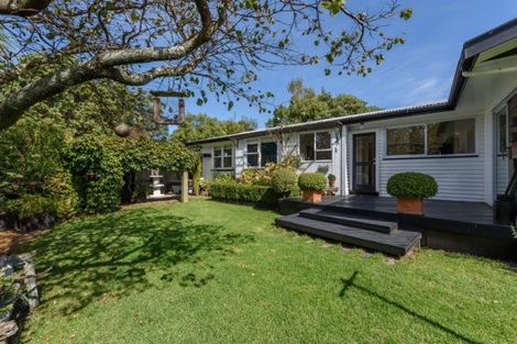 Photo of property in 30 Leinster Avenue, Raumati South, Paraparaumu, 5032