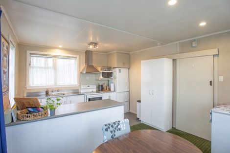 Photo of property in 16 Great North Road, Winton, 9720