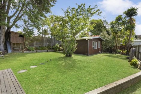 Photo of property in 34a Lauderdale Road, Birkdale, Auckland, 0626