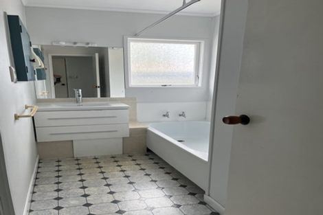 Photo of property in 1a Tipene Place, Meadowbank, Auckland, 1072