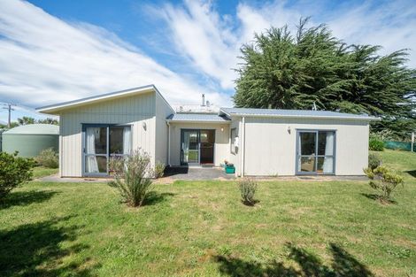 Photo of property in 10 Arthur Street, Waikawa Beach, Manakau, 5573