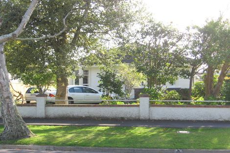 Photo of property in 11 Norton Park Avenue, Fairfield, Lower Hutt, 5011