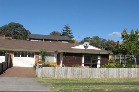 Photo of property in 1/1 Pickwick Parade, Mellons Bay, Auckland, 2014