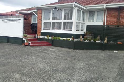 Photo of property in 125 Millbrook Road, Sunnyvale, Auckland, 0612