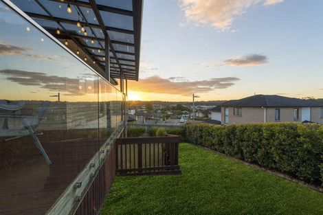Photo of property in 64 Cirrus Way, Ranui, Auckland, 0612