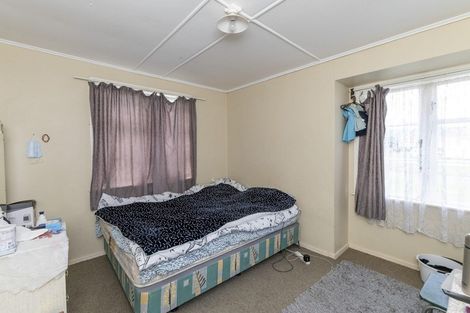 Photo of property in 25 Goldsmith Crescent, Levin, 5510