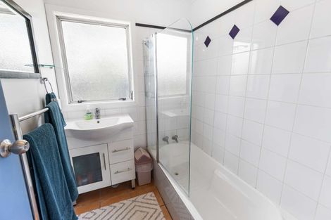 Photo of property in 16 Baillie Crescent, Carterton, 5713