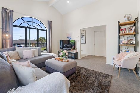 Photo of property in 24 Coventry Way, Long Bay, Auckland, 0630