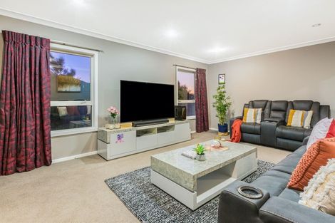Photo of property in 4 Paparoa Crescent, Aotea, Porirua, 5024