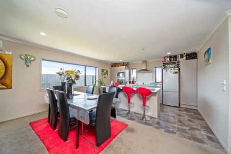Photo of property in 14 Reremoana Close, Hawera, 4610