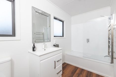 Photo of property in 52 Cologne Street, Martinborough, 5711