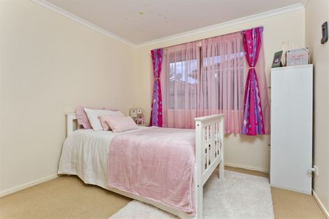 Photo of property in 5 Apsley Rise, Henderson, Auckland, 0612
