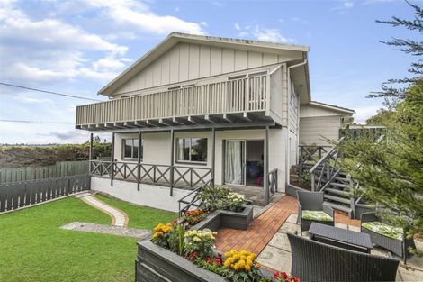 Photo of property in 2/16 Stanley Road, Glenfield, Auckland, 0629