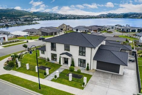 Photo of property in 88 Queen Charlotte Drive, Aotea, Porirua, 5024