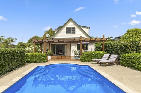 Photo of property in 79 Sunny Crescent, Huapai, Kumeu, 0810