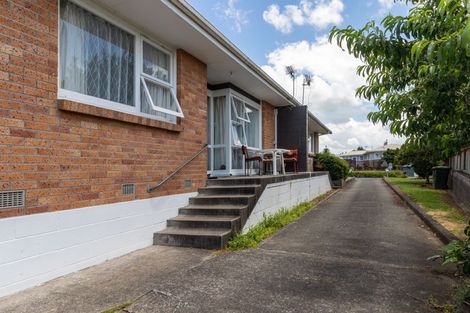 Photo of property in 2/2 Oak Street, Morrinsville, 3300