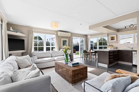 Photo of property in 9 Breadalbane Road, Havelock North, 4130