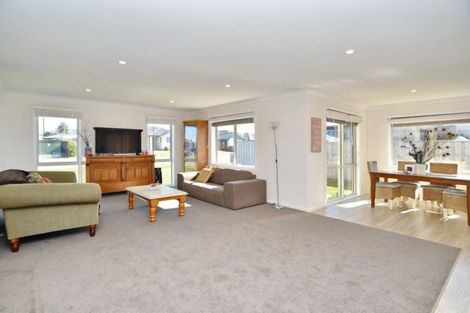 Photo of property in 79 Willowside Place, Amberley, 7410