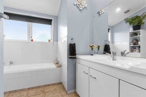 Photo of property in 76 Bill Hercock Street, Pirimai, Napier, 4112