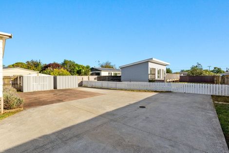 Photo of property in 6 Te Moau Avenue, Parakai, 0830
