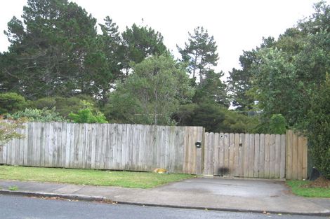 Photo of property in 21 Claverdon Drive, Massey, Auckland, 0614