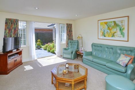 Photo of property in 24 Chesterfield Mews, Russley, Christchurch, 8042